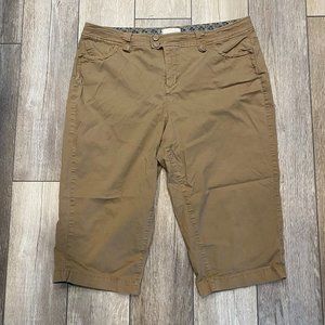 Women's CJ Banks dark tan capris 20W